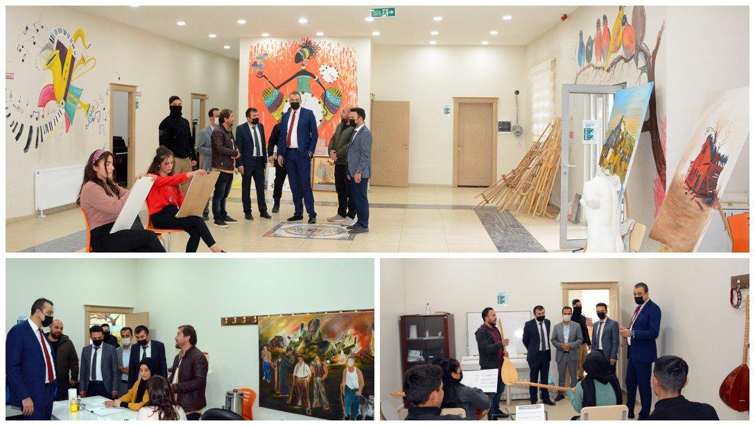 Kaymakam Akbulut'tan Sanat Merkezi Kurslarına Ziyaret 