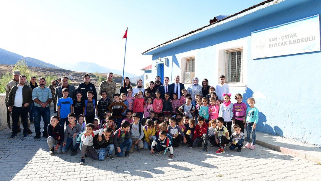 Kaymakam Sakarya'dan Kıyıcak İlkokuluna Ziyaret