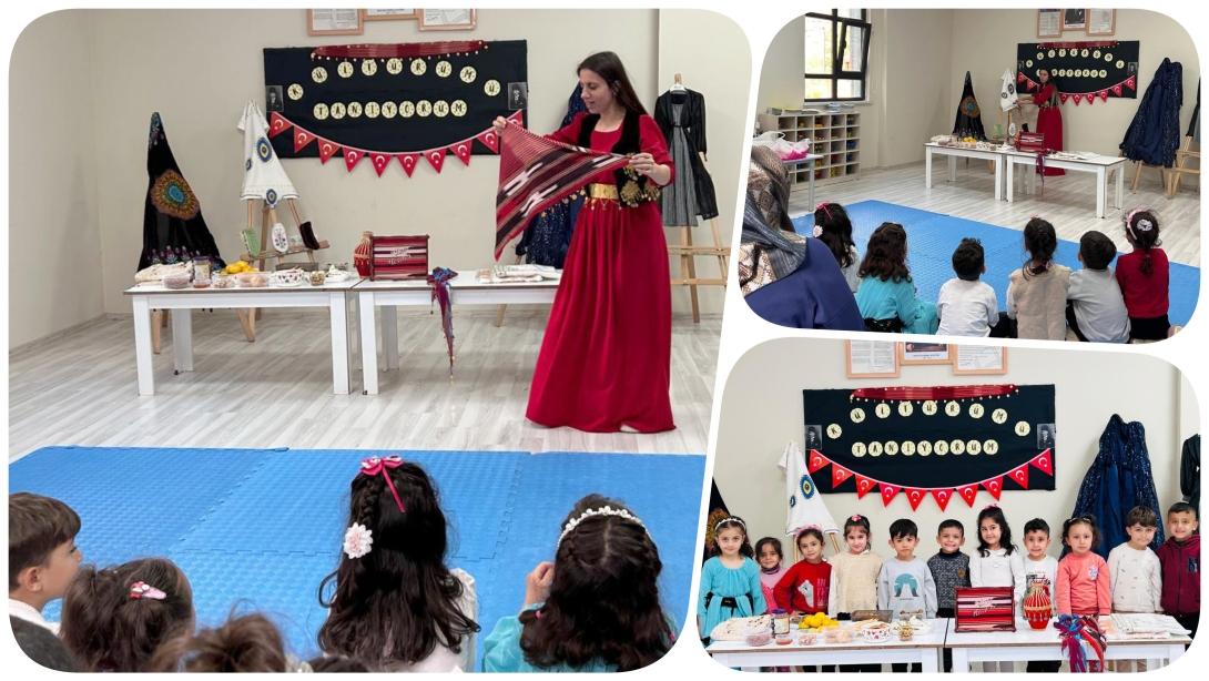 Miniklerden Kültürel Renklerle Cumhuriyet Kutlaması